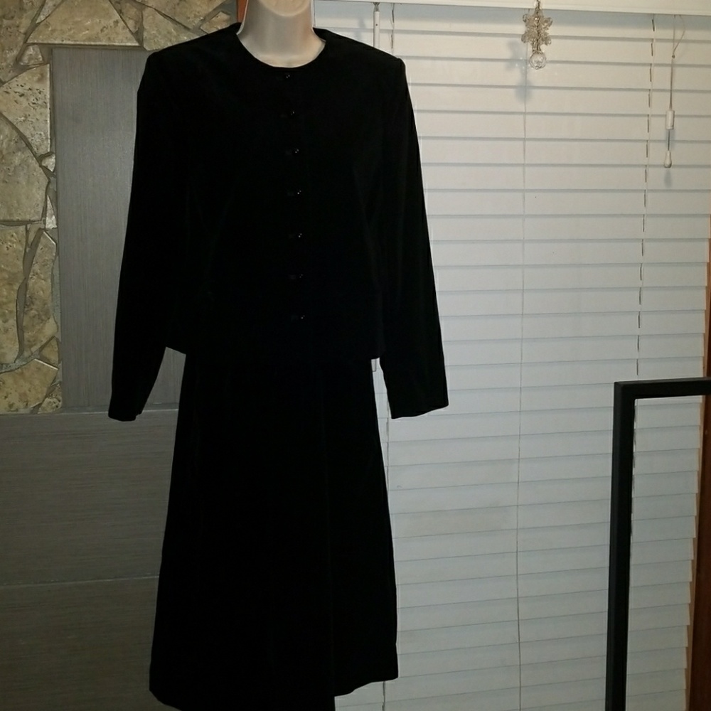 Thimbles women's black skirt set